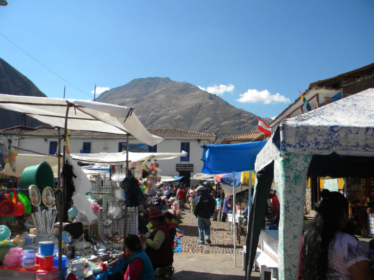 Pisac handicraft fair