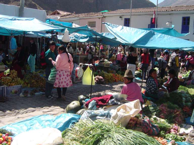 Pisac handicraft fair