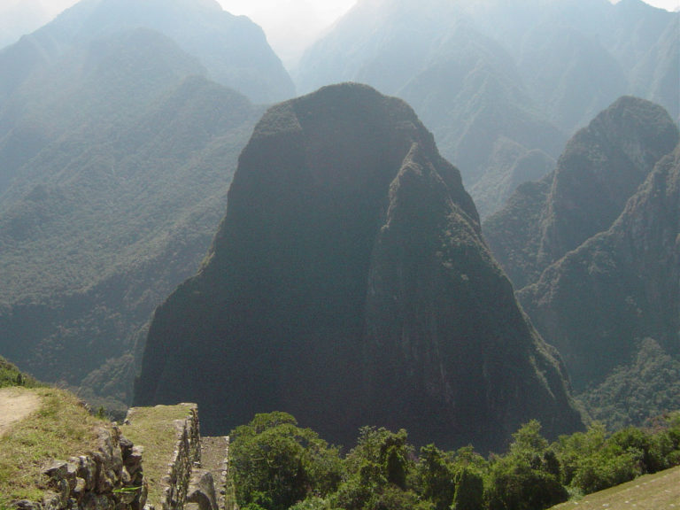 Montanha Putukusi vista de Machu Picchu