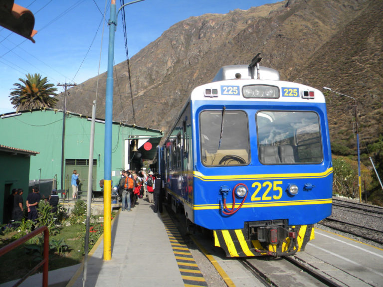 trem Ollantaytambo-machu-picchu