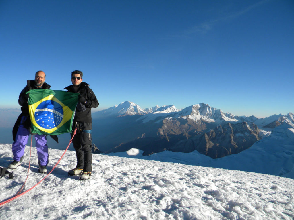 Eu e o Alesandro no cume do Vallunaraju