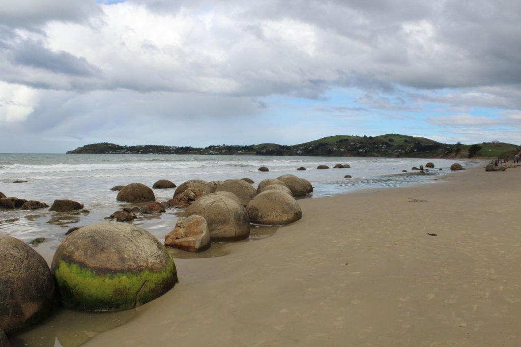 Moeraki boulders