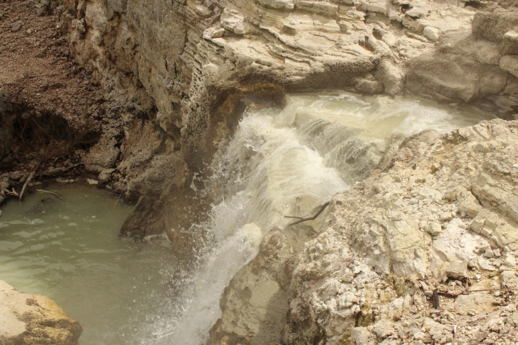 Ngakoro waterfall