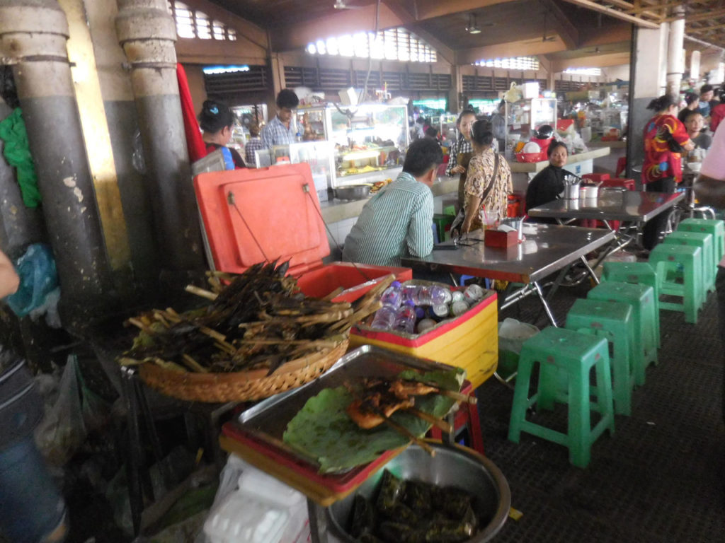 Cambodia - Phnom Penh - Psar Thmei market
