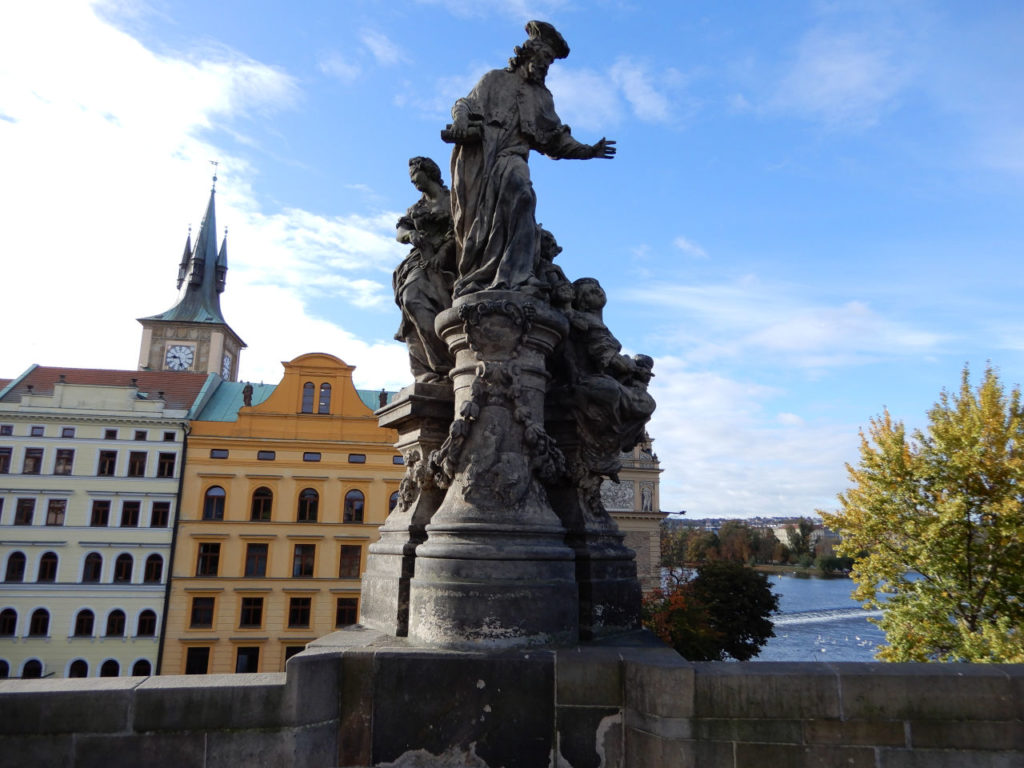 Republica checa- Prague - Charles bridge - statue