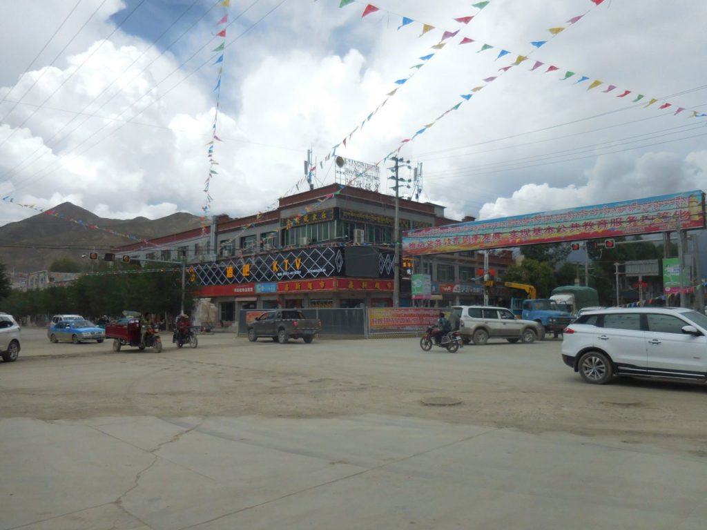 Tibet - Gyantse - main street