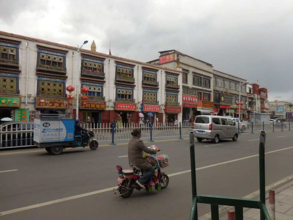 Lhasa - Central Beijing road