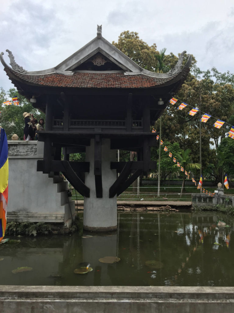 Vietnam - Hanoi - Pilar pagoda