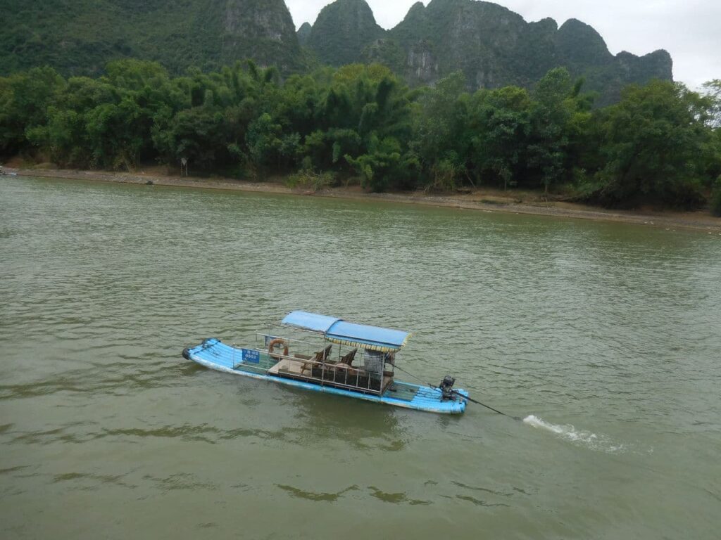 local boat at Li river