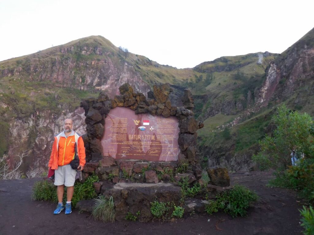 Mont Batur sign