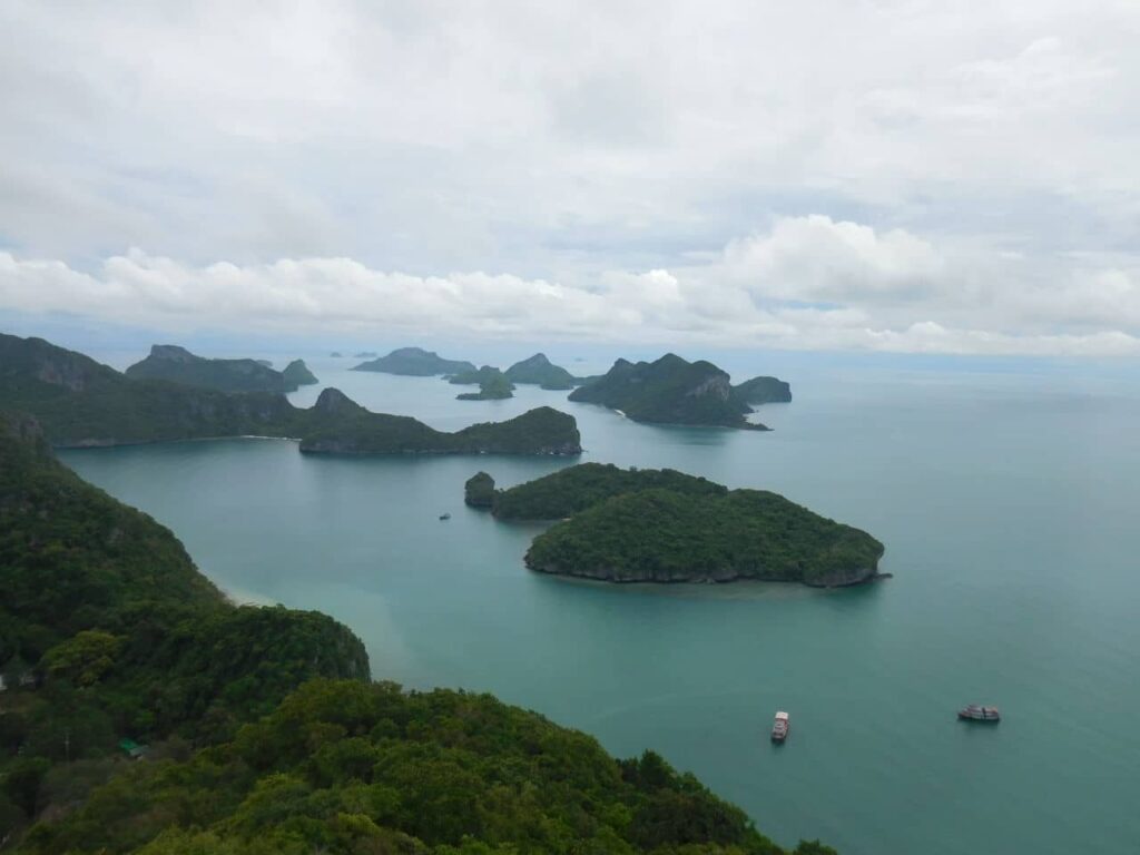 Angthong National Marine Park bay