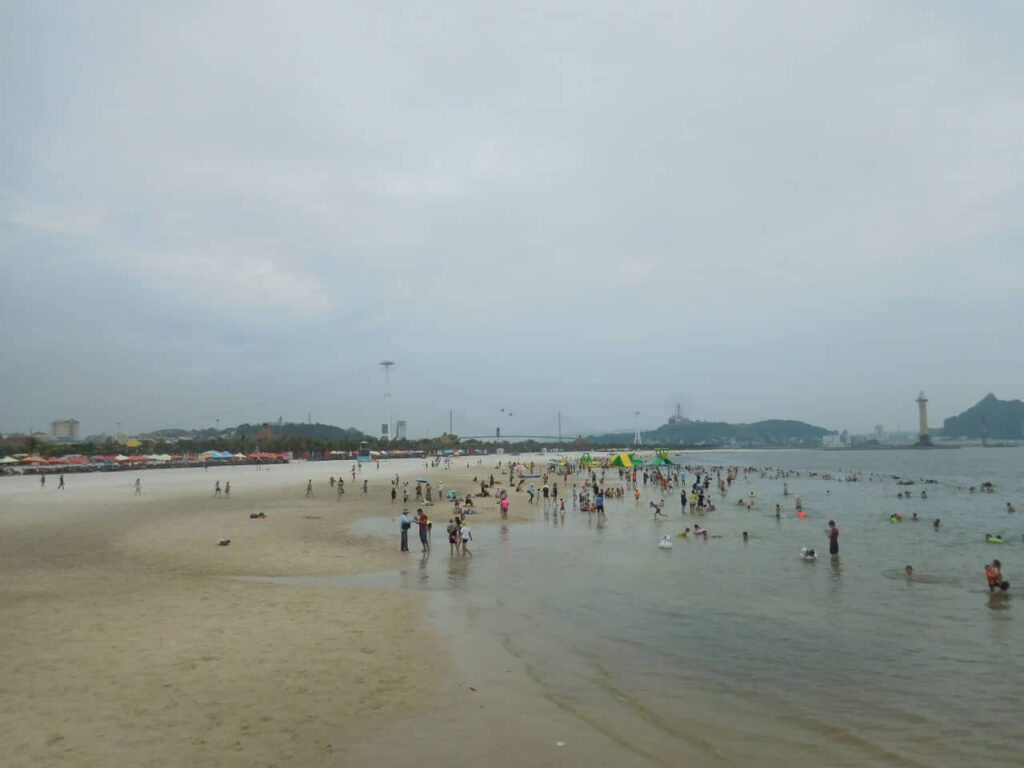 Ha Long Bay - Bai Chay Beach