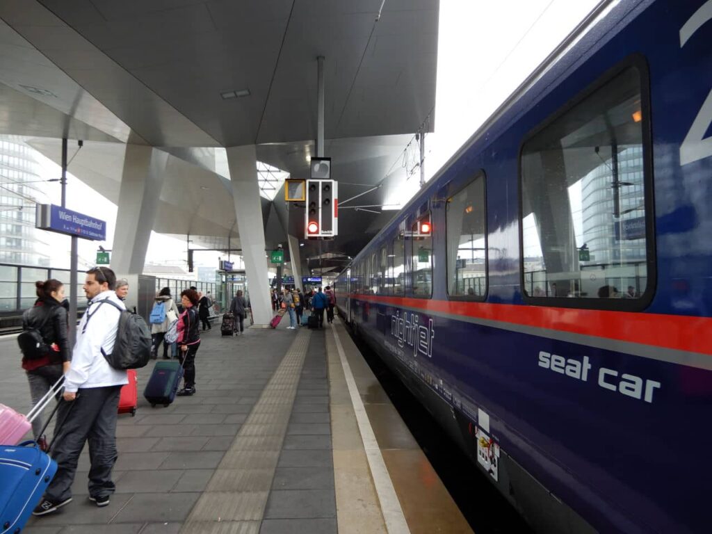 Viena train station