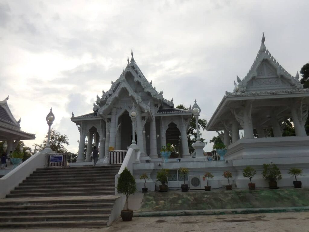 Wat Kaew Korawaram