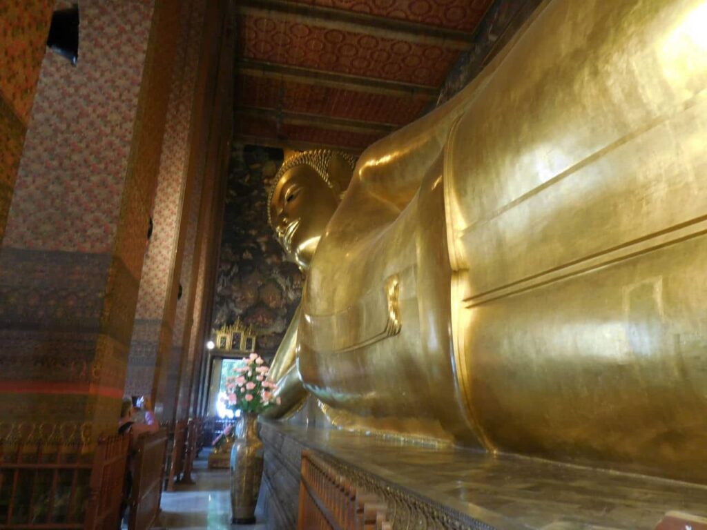 Wat Pho-(Reclining Buddha)