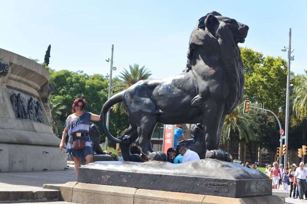 monument to columbus