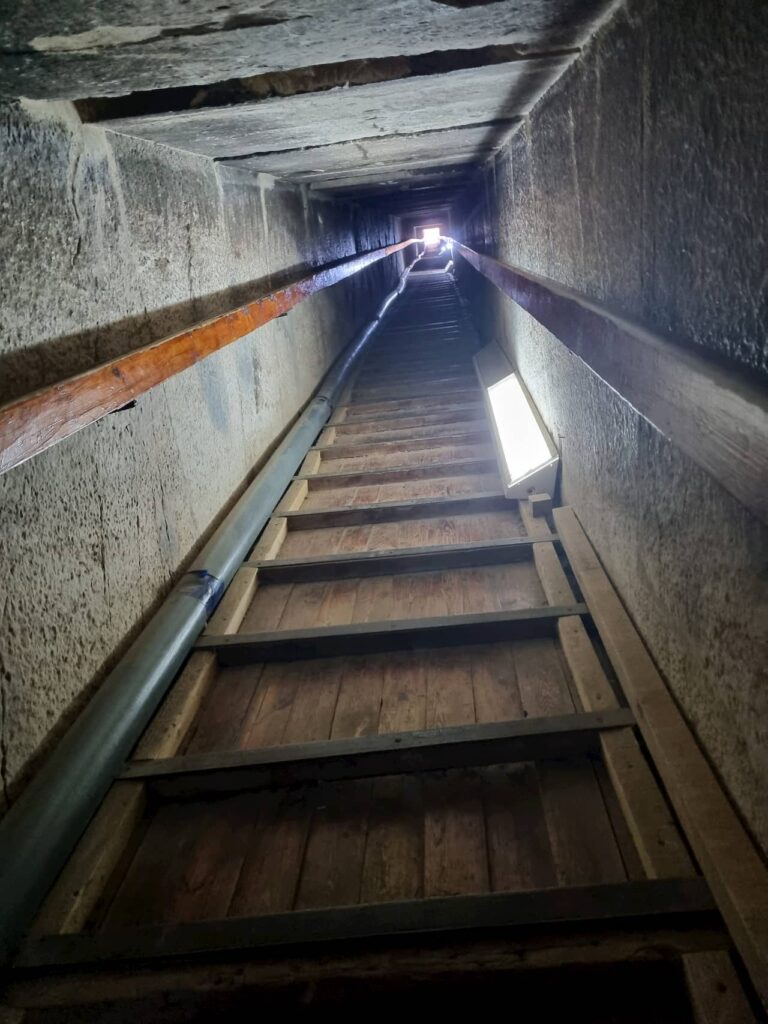 Red Pyramid tunel